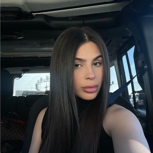 Meet your Posher, Thalia